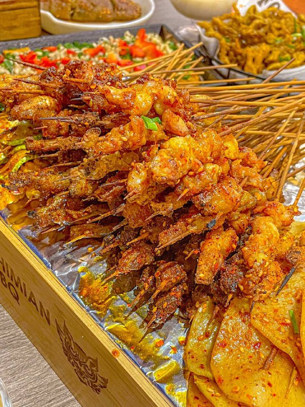吃饭喽！家人们😎😎 PS：图是网上找的，现实生活中我在吃咸菜和白米饭🍚🤣🤣吃饭喽！家人们😎😎 PS：图是网上找的，现实生活中我在吃咸菜和白米饭🍚🤣🤣
