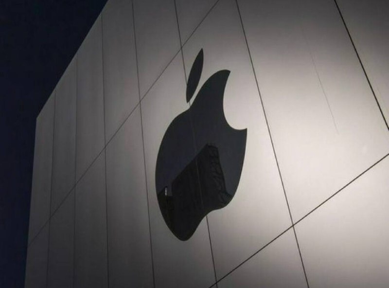 iOS15 新功能刚宣布就惹来争议：苹果无奈服软     #苹果 打算在 iOS 15 中加入一项新功能，用于扫描 iCloud 帐户中图像遭到众多用户的质疑后，宣布将推迟该功能的上线