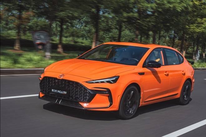 外观凶悍，第三代 #MG6 PRO 正式上市昨日，第三代 #上汽名爵 MG6 Pro 正式上市，新车共推出 4 款车型，售价区间为 11.58-13.98 万元，另外还新增了一款 MG6 领潮版，售价为 10.38 万元