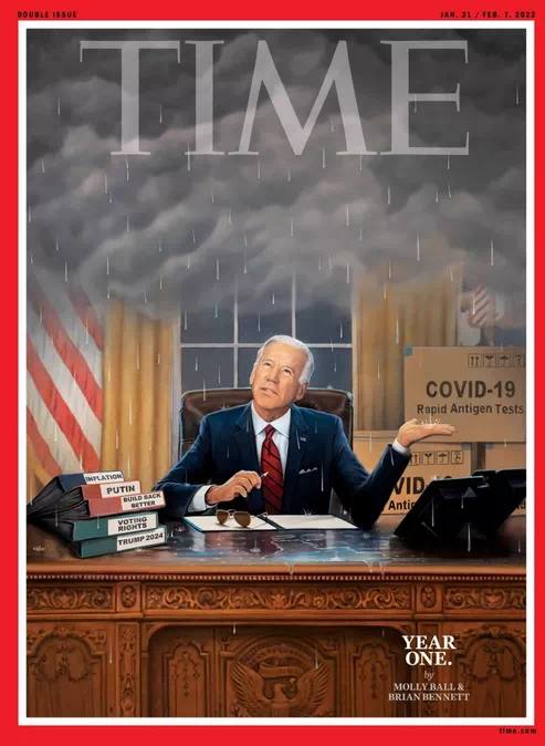 美国《时代》周刊公布的最新封面拜登“第一年”，白宫漏雨     白宫办公室下起了雨，湿漉漉的案头堆叠着六沓文件，分别写着“通货膨胀”、“普京”、“重建美好未来法案”、“投票权”、“特朗普2024”；办公桌后，一摞写着“新冠快速抗原检测”的纸箱暴露在雨水中
