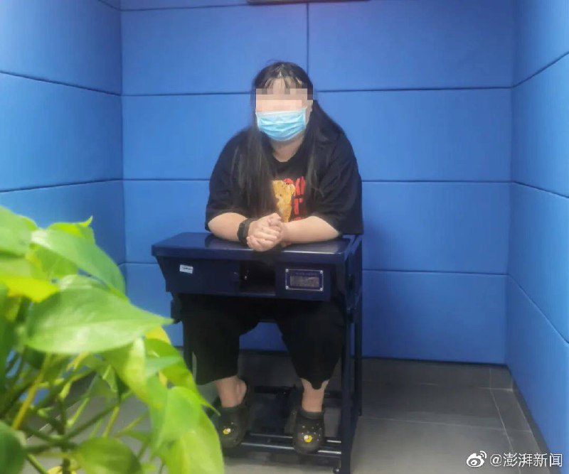 #大学生 网恋一个半月被骗318万19岁的小傅（化名）在 #杭州 念大学，与一名语音 #主播 发展成恋人关系，向对方刷礼物、转账300多万元