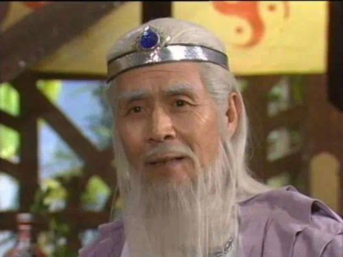 “姜子牙爷爷”因病去世，享年95岁🕯🕯🕯6月8日下午，“七一勋章”获得者，北京人民艺术剧院表演、导演艺术家蓝天野，因病在北京离世，享年95岁