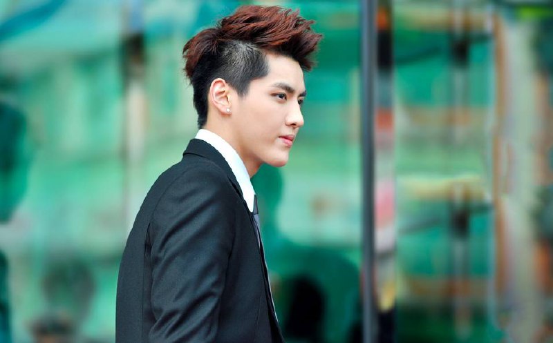 【朝阳检察：#吴亦凡 被批捕】2021年8月16日，北京市朝阳区人民检察院经依法审查，对犯罪嫌疑人吴某凡以涉嫌强奸罪批准逮捕