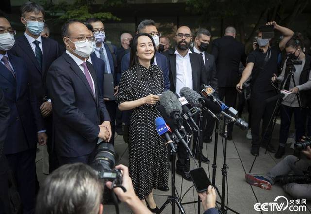 【孟晚舟即将回到祖国】▎9月25日 中国政府不懈努力，当地时间9月24日，#孟晚舟 女士已经乘坐中国政府包机离开 #加拿大，即将回到祖国，并与家人团聚【孟晚舟回国】▎9月25日21时50分左右，#孟晚舟 乘坐的包机抵达深圳宝安国际机场，接下来她将按目前“14+7”入境政策进行隔离🎉🎉欢迎到家，孟晚舟女士