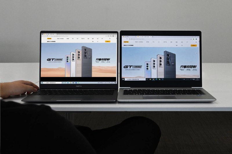 #realme Book 正面亮屏照曝光：窄边框 + 3:2 屏幕比例今日，realme 官方曝光了 realme Book 正面亮屏照，并将其与 16:9 屏幕进行了对比