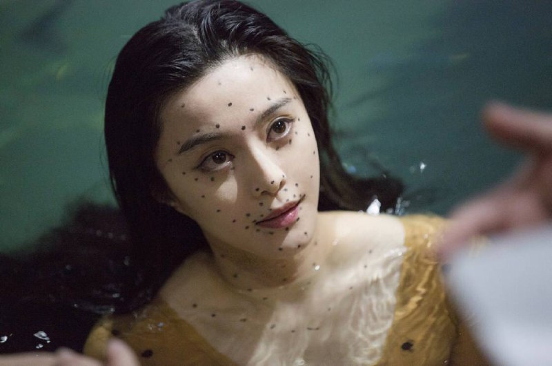 皮尔斯·布鲁斯南|范冰冰|日月人鱼HD1080P ✅（2022）澳大利亚 / 动作 / 奇幻 / 冒险 / 2022-01-21(美国)上映 / 片长90分钟▍剧情简介：（IMDB：5.6分）     改编自1997年冯达·N·麦金太尔小说《月亮与太阳》讲述法国国王路易十四囚禁了毕生追寻的人鱼，并试图夺取其生命能量，直到他的私生女发现此举，导致事态一发不可收拾