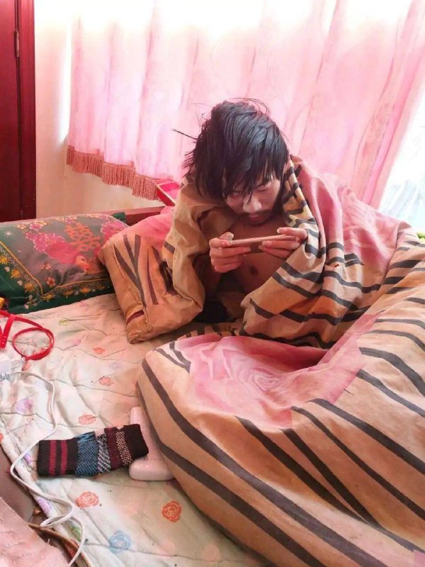 姐妹们这就是 “野王”哥哥姐妹们这就是 “野王”哥哥