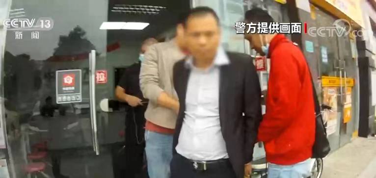 祖孙照被造谣“老夫少妻”后续来了   日前，一位网友在某平台图文并茂发文：“73岁东莞清溪企业家豪娶29岁广西大美女，88万礼金+88万二房公寓+豪车一辆