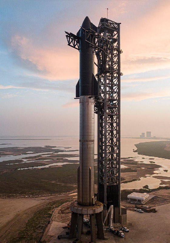 马斯克的火箭🚀 Space X 星舰将于今晚首射    SpaceX 预计将于今晚 20:00在德克萨斯州的 Starbase 对星舰系统进行首次完整流程的发射测试（SpaceX将于火箭准备发射前45分钟开始全球直播