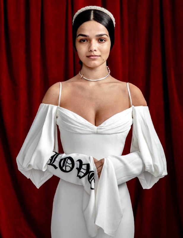 迪士尼真人版《白雪公主》大电影男主确定！     曾获得托尼奖最佳话剧男主角的Andrew Burnap加盟！他将扮演为本片打造的新角色！🥳🥳     之前确认新版《西区故事》和《雷霆沙赞2》曾两次演过音乐剧版迪士尼公主——贝儿和小美人鱼，女星Rachel Zegler扮演白雪公主，盖尔加朵扮演大反派恶毒皇后！     值得一提的是本片找来《马戏之王》《爱乐之城》金牌搭档Benj Pasek和Justin Paul打造原声！这阵容你期待吗？🥰🥰#电影资讯 👈🏻查看更多-------------------------------🏠 频道 @jianjiaoPD迪士尼真人版《白雪公主》大电影男主确定！     曾获得托尼奖最佳话剧男主角的Andrew Burnap加盟！他将扮演为本片打造的新角色！🥳🥳     之前确认新版《西区故事》和《雷霆沙赞2》曾两次演过音乐剧版迪士尼公主——贝儿和小美人鱼，女星Rachel Zegler扮演白雪公主，盖尔加朵扮演大反派恶毒皇后！     值得一提的是本片找来《马戏之王》《爱乐之城》金牌搭档Benj Pasek和Justin Paul打造原声！这阵容你期待吗？🥰🥰#电影资讯 👈🏻查看更多-------------------------------🏠 频道 @jianjiaoPD