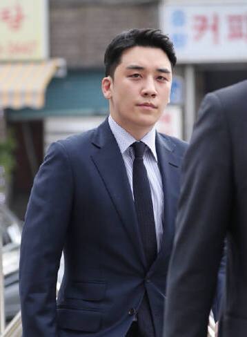 #胜利被强制退伍 #胜利被判刑3年12日下午，地.上.作.战.司.令.部.普.通.军.事.法院向共受9项嫌疑的胜利判处了有期徒刑3年