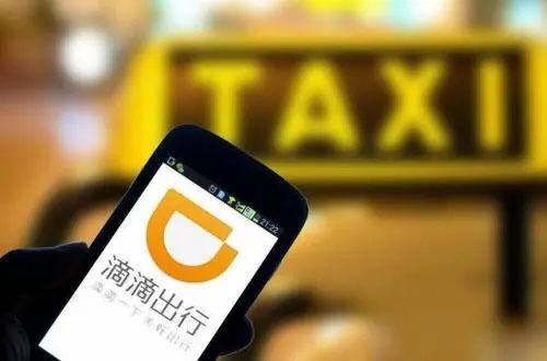 中国2021社会热点大事记-------------------------------     5月11日（第七次全国人口普查主要数据公布）     5月31日（德尔塔毒株肆虐）     6月30日（滴滴赴美上市风波）     7月20日（河南水灾）     7月24日（双减政策落地，教培机构陷入倒闭潮）     9月25日（孟晚舟与美国达成协议获释）     12月3日（恒大债务危机）    12月20日（薇娅偷逃税款被罚）7月-12月（多个名人爆出性丑闻）▍具体详情，博客作者已经汇总啦，有兴趣的同学，请点击下方蓝色字体查看哦📖📖月光博客-------------------------------🏠 频道 @jianjiaoPD🎩 讨论组 @jianjiaoQUN